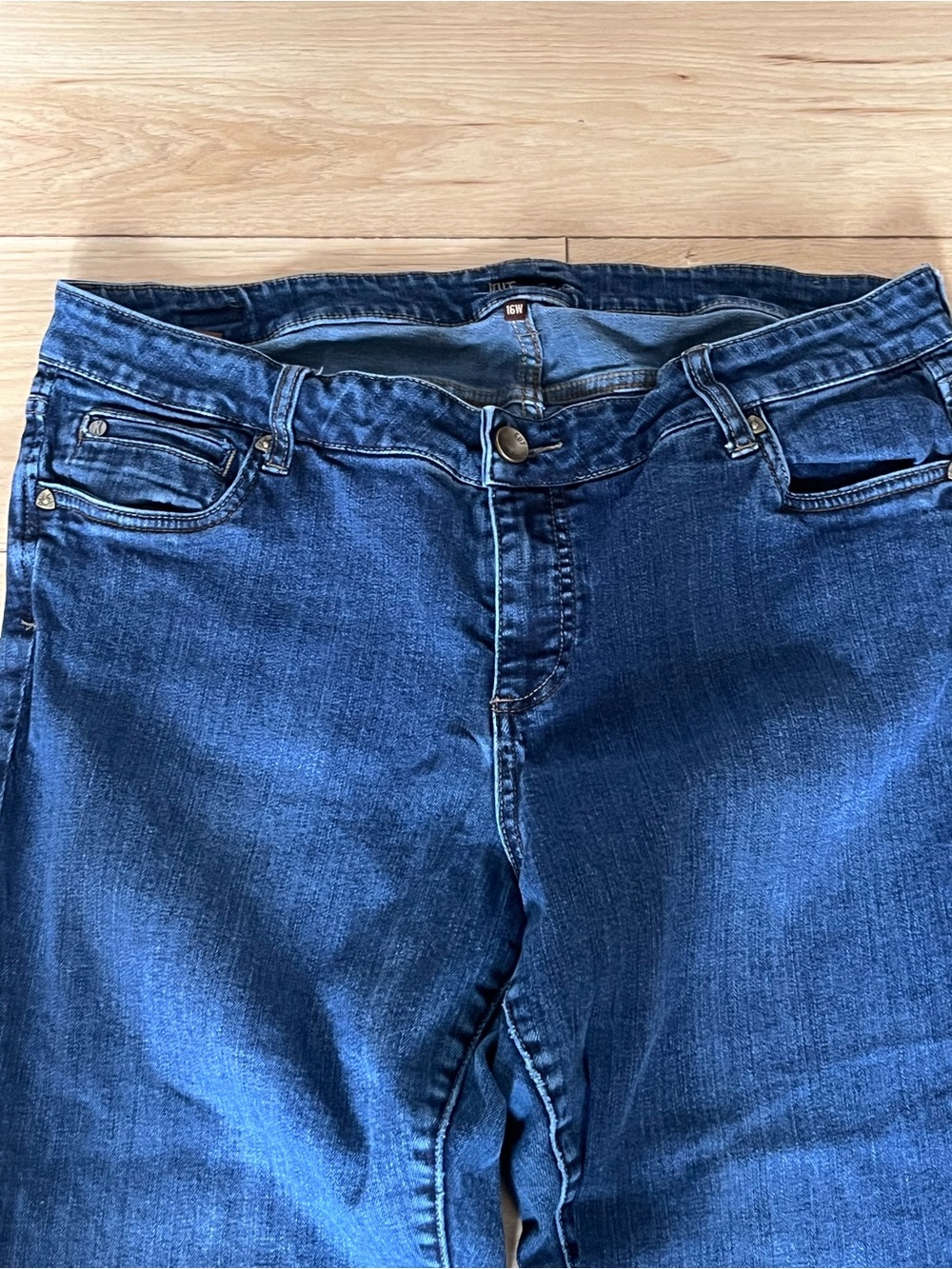Kut from the Kloth Bootcut high rise jeans - Picture 3 of 9